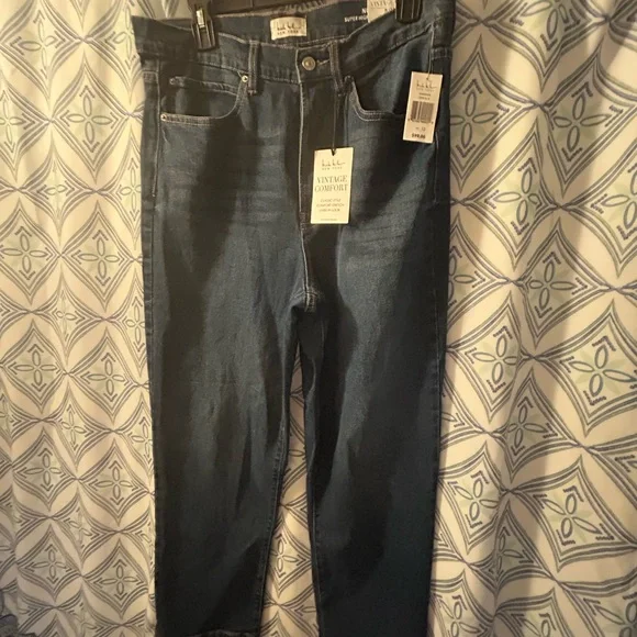NWT Nicole Miller Vintage Comfort Jeans in Deep Blue W/Pockets “Worn Style” - Picture 3 of 16